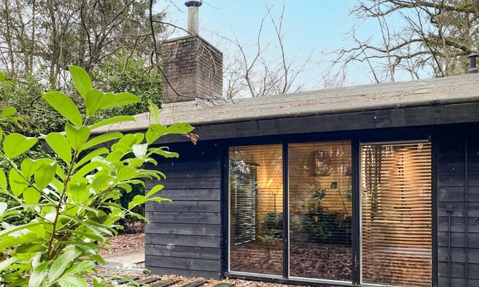 Rheezerveen House | Stunning home in Rheezerveen with WiFi