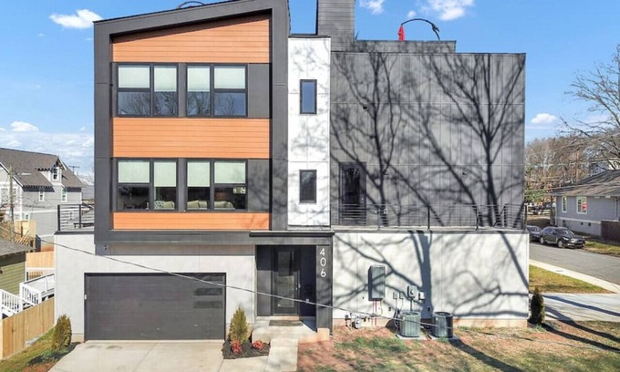 Charlotte House | Stunning Home with Pool, Outdoor Kitchen Rooftop,BBQ