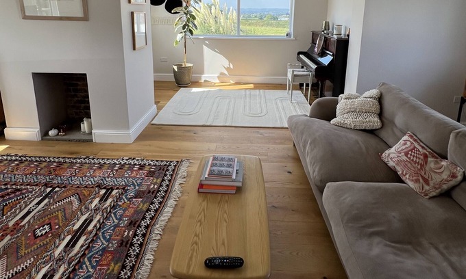 Woodbury House | Stunning house in East Devon with magnificent views.