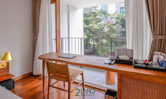 Dich Vong Apartment | Stunning Junior Suite in 22Land Residence