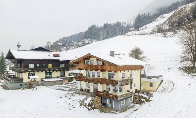 Goldegg Apartment | Stunning panorama, space, tranquillity and a swimming pool