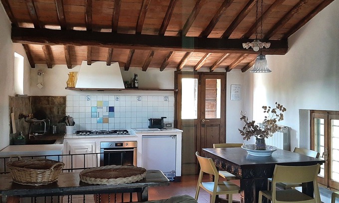 Montefollonico Villa | Stunning private villa with WIFI, patio, panoramic view and parking, close to Montepulciano