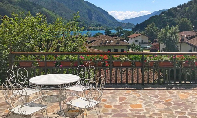 Ledro House | Stunning private villa for 11 people with WIFI, TV, terrace and pets allowed