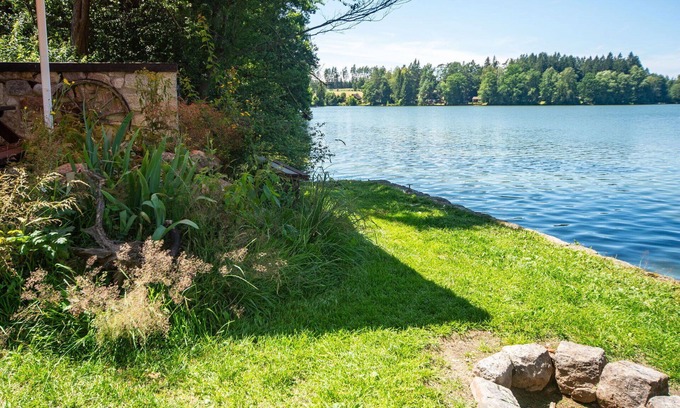Strizovice House | Stunning private villa for 6 people with WIFI, TV, patio and pets allowed