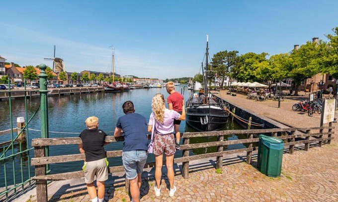 Municipality of Hellevoetsluis House | Stunning private villa for 6 guests with WIFI, TV and terrace