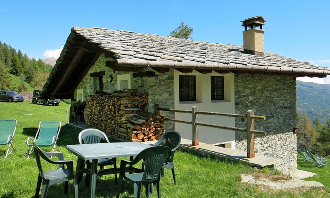 Sampeyre House | Stunning private villa for 9 guests with TV, patio and parking