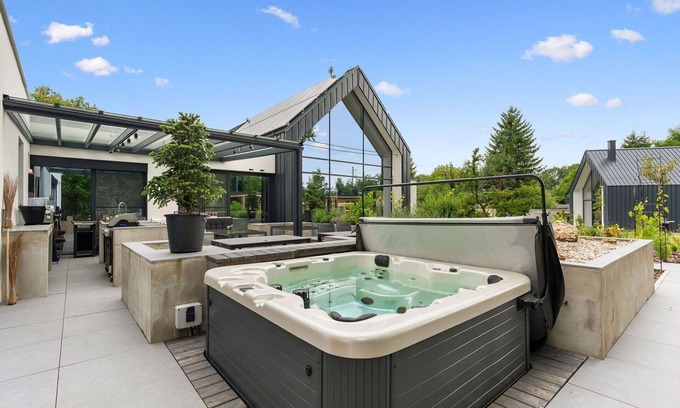 Dolni Laz House | Stunning private villa for 10 people with hot tub, WIFI, TV, terrace and pets allowed