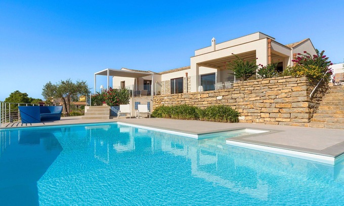 Buseto Palizzolo Villa | Stunning private villa for 8 people with WIFI, private pool, A/C, TV, terrace and panoramic view