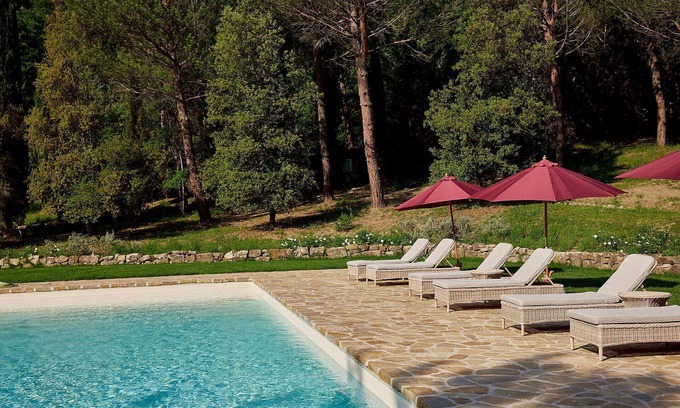 Sambuca Villa | Stunning private villa for 14 guests with WIFI, A/C, private pool and TV, close to Greve In Chia.