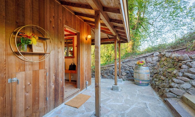 Freestone Cottage | Stunning Sauna Cottage Retreat on Private Vineyard