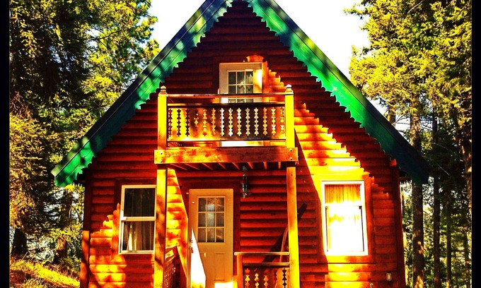 Cle Elum Cabin | Stunning Views from Custom Cle Elum Cabin! Breweries, Hiking, Fishing, and More!