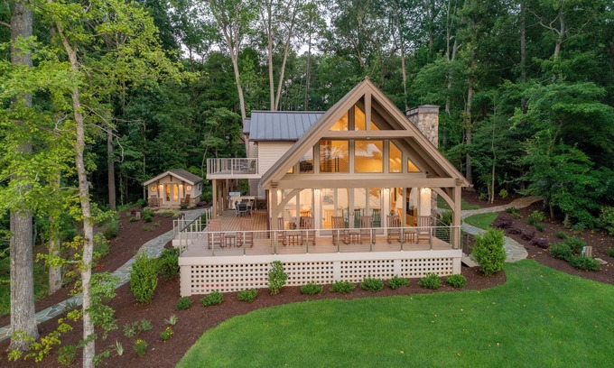 Littleton House | Stunning Views! New Luxury Home, 2 Boat & 2 PWC Lifts, Beach, 5 Suites w/Baths