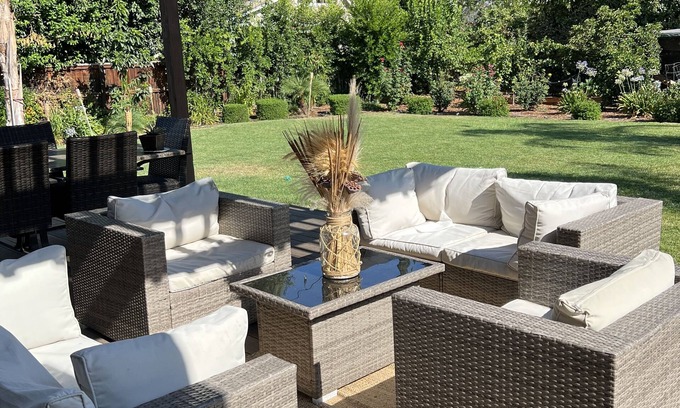 Woodland Hills House | STUNNING VILLA Retreat in an upscale safe neighborhood.