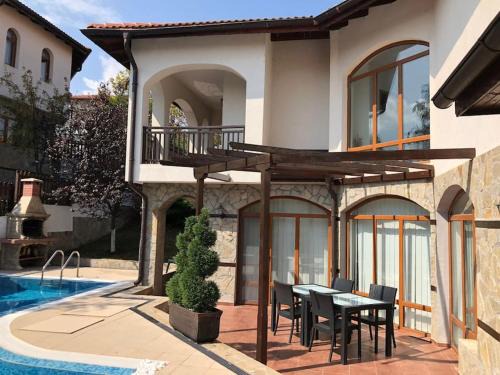 Aheloy Villa | STUNNING VILLA with PRIVATE POOL