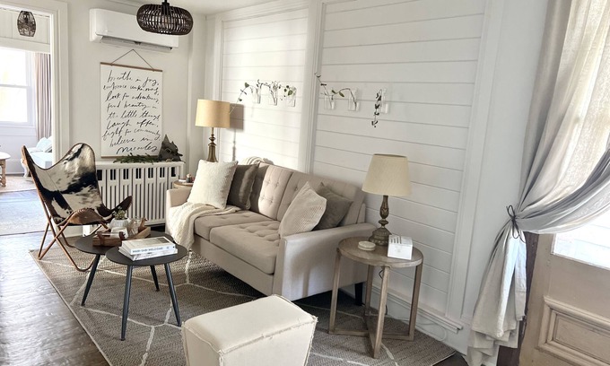 Hughesville Apartment | Stylish 1 BR Apt. w/Sunroom in DT Hughesville