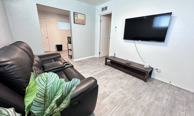 Biggs Field Apartment | Stylish 1BR/1BA Apt - Newly Renovated & Welcoming Unit 1n