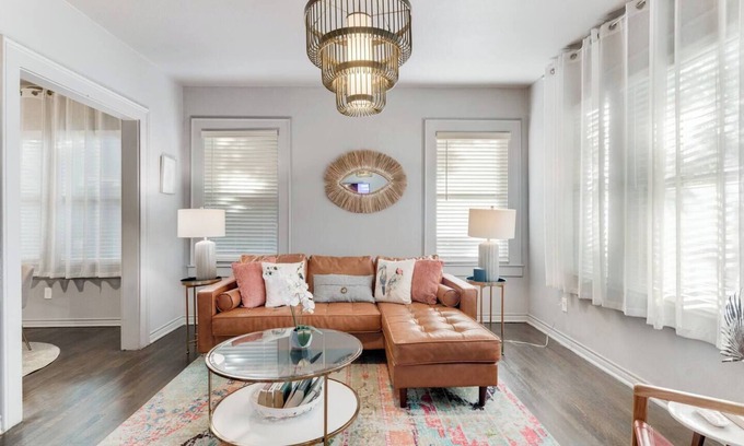 Dallas Condo | Stylish 1BR/1BA hideaway with private patio, king bed, deep soaking tub, full kitchen, fast Wi-Fi, Smart TV, and secure parking—just steps from Dallas’ Santa Fe Trail.