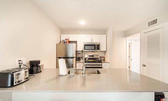 Mueller Apartment | Stylish 1BR Near UT Mueller Evonify
