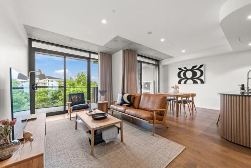 Braddon Apartment | Stylish 2-Bed in Braddon with Alfresco Dining