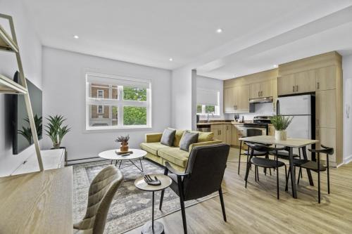 Little Italy Apartment | Stylish 2 Bedroom Haven by Jean Talon Market