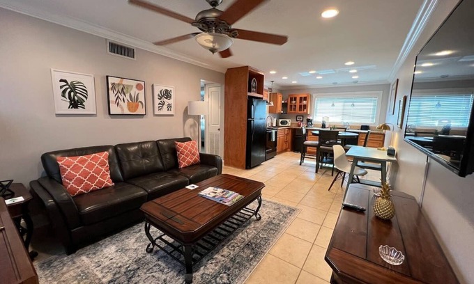 Highlands - Perkins Apartment | Stylish 2 br near LSU and pool laundry