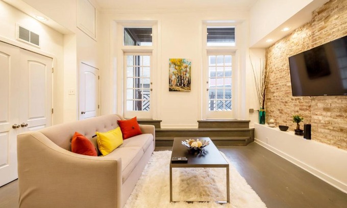 Old City Apartment | Stylish 2BD Loft in the Heart of Old City