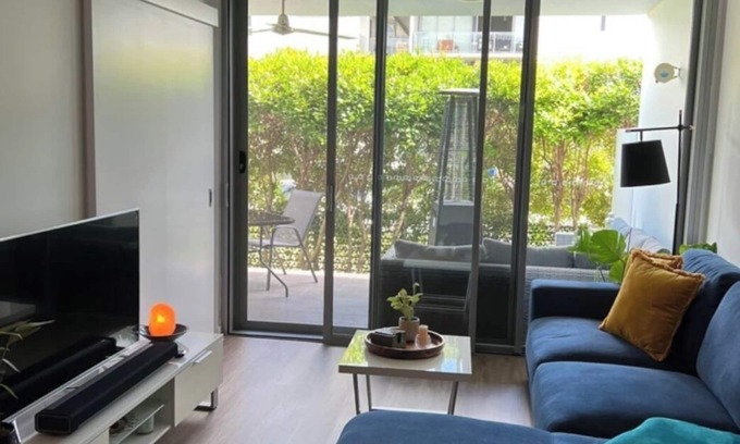 Bulimba Apartment | Stylish 2BR/2BA Apt with Pool access in Central Bulimba