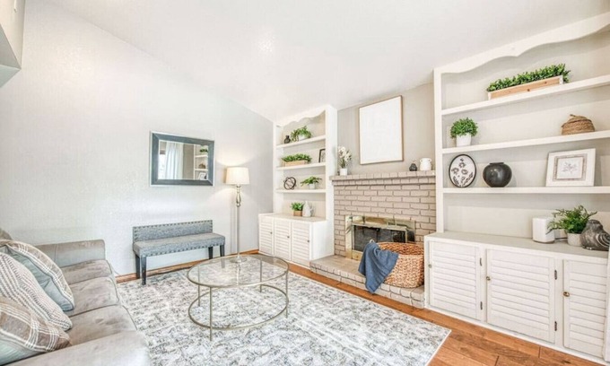 Raisin House | Stylish 3BR/2BA with Pool