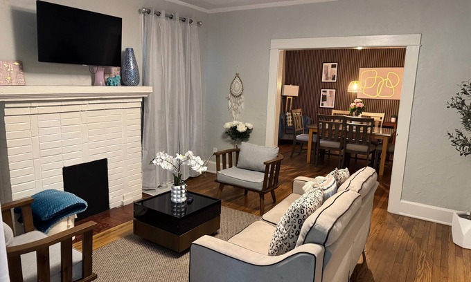 Birmingham House | Stylish 3BR Home Sleeps 8 w/Grill – Near CrossPlex & Downtown