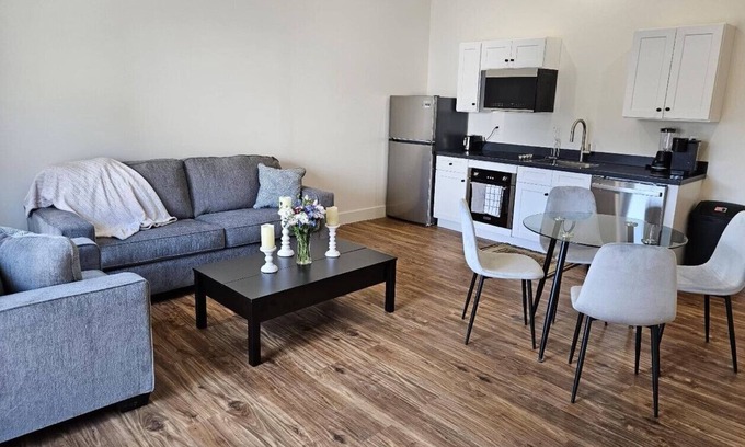 Elizabethtown Apartment | Stylish apartment in renovated Elizabethtown building with new furnishings!