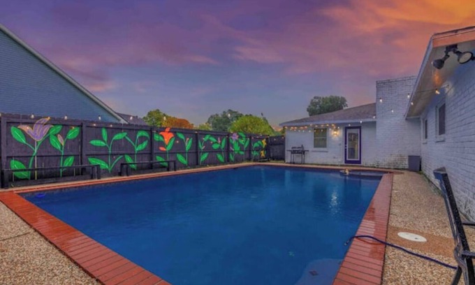 Deer Park House | Stylish Boho Home-5Brs- amazing Pool-Patio- 2tvs- DeerPark