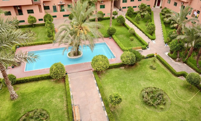 Semlalia Apartment | Stylish & Comfy Gem: 5 Star Location ~ Pool ~ Balcony!