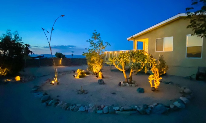 Twentynine Palms House | Stylish Desert Retreat - Stunning Views, 3 Min to Joshua Tree Park