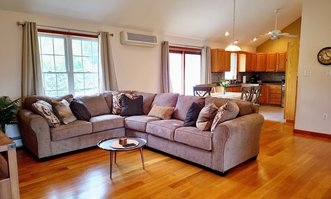 Scranton House | Stylish Getaway: Owners Suite, Game Room, Mountain Views, Close to Attractions