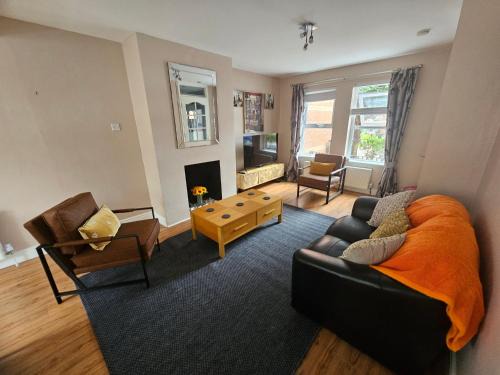 Belfast House | Stylish home in trendy area close to city centre, with parking