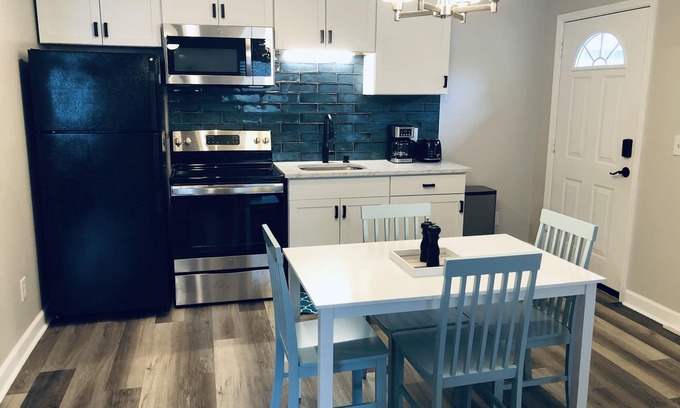 SoHo Apartment | Stylish Hyde Park mother-in-law suite