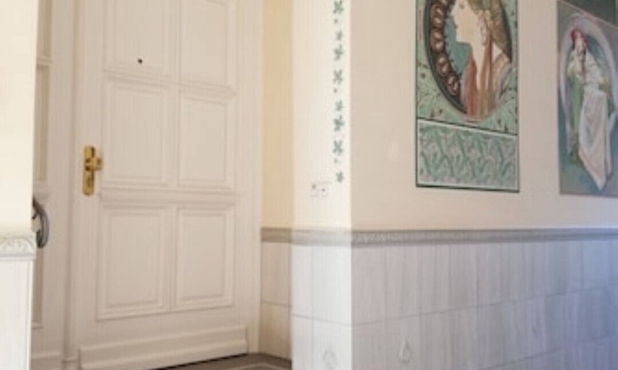 Andreasvorstadt Condo | Stylish living near the old town, the university and the clinic