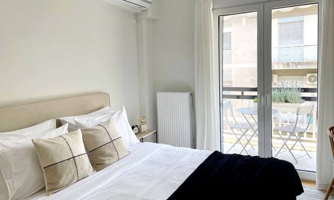 Pangrati Apartment | Stylish & Luminous 1BR Apartment in Pangrati