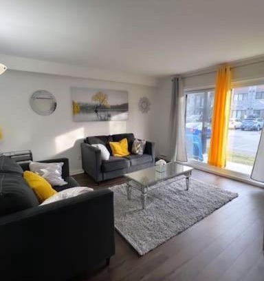 Aylmer Apartment | Stylish Luxe Space w Free Parkx