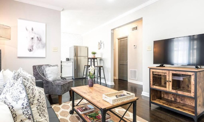 Virginia Highland Apartment | Stylish OneBedroom in Popular Virginia Highland