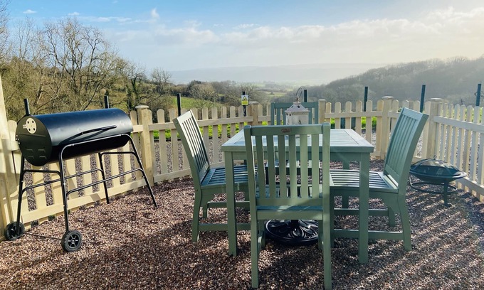 Monmouth Apartment | Stylish, Rural Apartment With Amazing Views