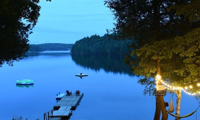 Nipissing Cabin | Stylish Waterfront Cottage, flat private Beach, North of Muskoka