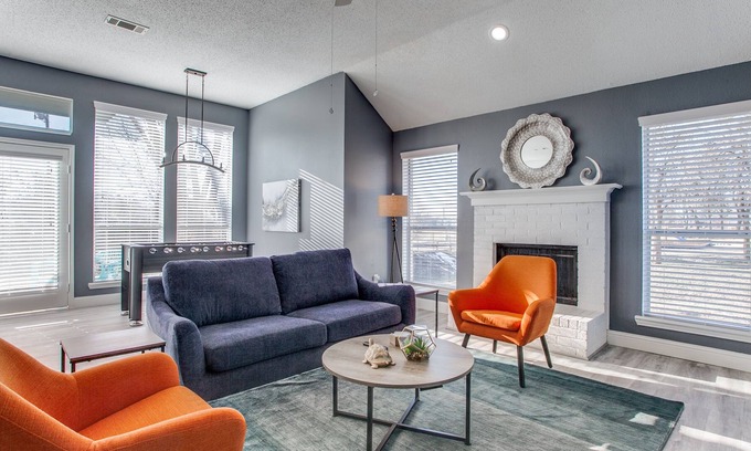 Elmo House | Stylishly Updated 3 Bedroom / Foosball Table!