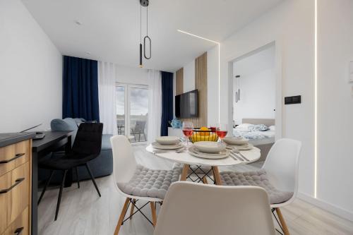 Lodz Apartment | Stylowy Apartament Blisko Manufaktury Balkon & Klimatyzacja by Noclegi Renters