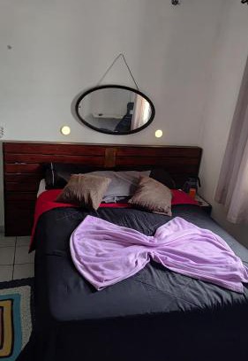 Tijucas House | Suíte Nostalgia Ar refrigerado TV55" Canais free Pousada Tijucas Lua Encantada