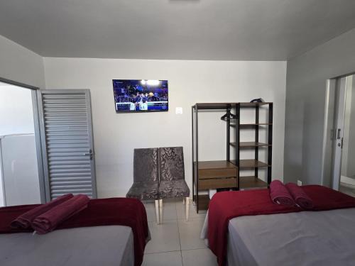 Goiania Villa | Suíte Privativa Climatizada Mobiliada com Garagem e Wi-Fi 3