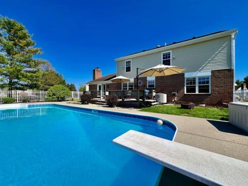 Lindenwald House | Suburban paradise in Liberty TWP