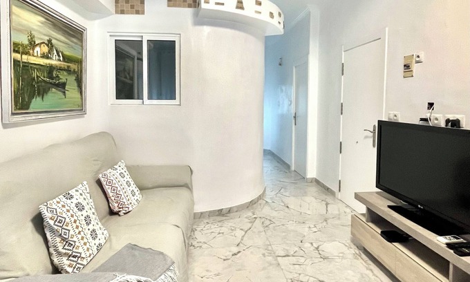 El Cabanyal Apartment | Suitable. Bright 10 min from the BEACH walking and 3 min from the PORT