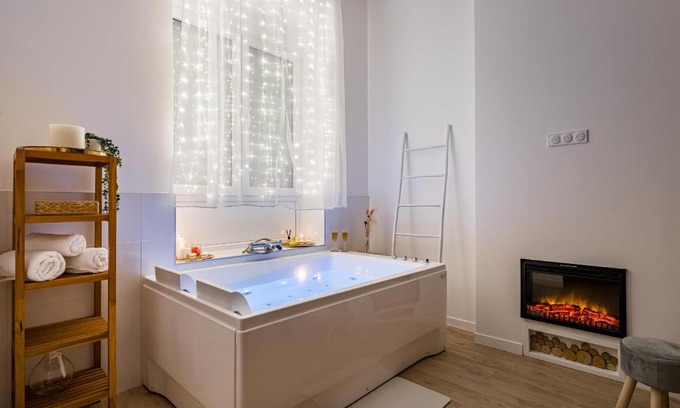 Saint-Etienne Apartment | Suite Évasion Céleste à Saint-Étienne