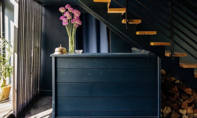 Jeffersonville House | Suite 001 Summary: Th